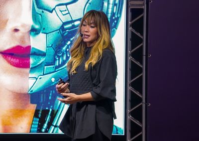 Apresenta&ccedil;&atilde;o surpreendeu p&uacute;blico com equil&iacute;brio entre tecnologia e rela&ccedil;&otilde;es humanas, durante evento do projeto Ela Pode Mais