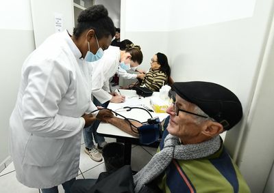 A a&ccedil;&atilde;o teve como proposta aproximar os servi&ccedil;os da popula&ccedil;&atilde;o e refor&ccedil;ar a preven&ccedil;&atilde;o, concentrando diversos atendimentos gratuitos em um mesmo espa&ccedil;o