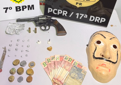 Den&uacute;ncias levaram &agrave; descoberta de ponto de venda, com apreens&atilde;o de drogas, arma e muni&ccedil;&otilde;es durante opera&ccedil;&atilde;o policial