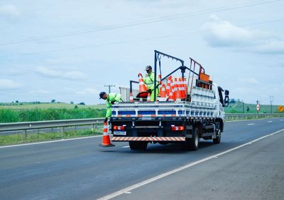 Concession&aacute;ria executa servi&ccedil;os de pavimento e limpeza nesta sexta-feira (19) tamb&eacute;m em Ipor&atilde;, Tuneiras e Cruzeiro do Oeste