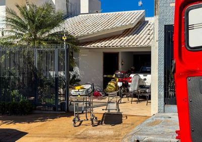 V&iacute;tima de 52 anos despencou de uma altura de 3 metros no Jardim Flor&ecirc;ncia e precisou ser encaminhada ao hospital