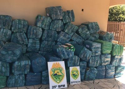 O carregamento teria sido embarcado em uma propriedade rural no munic&iacute;pio de Amambai (MS) e teria como destino final a cidade de Curitiba (PR)