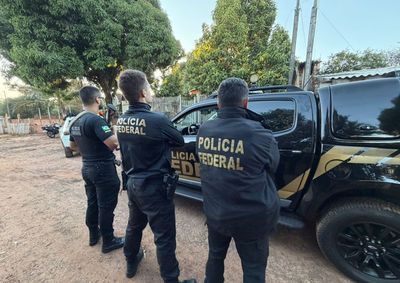 Mandado de busca foi cumprido durante a Opera&ccedil;&atilde;o Guardi&otilde;es do Amanh&atilde; 5; suspeito foi preso em flagrante por posse ilegal de arma