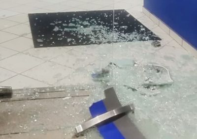 Com ferimentos na testa e corte em um dos pulsos, ele foi levado ao PA antes da autua&ccedil;&atilde;o na 7&ordf; SDP