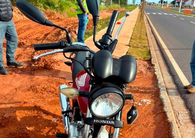 Motorista da caminhonete envolvida no choque lateral foi multado por apresentar CNH vencida
