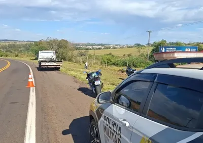O acidente aconteceu na manh&atilde; deste domingo (28), no quil&ocirc;metro 293 da rodovia; condutor foi socorrido e levado &agrave; UPA