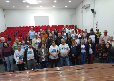 Durante o encontro, os policiais falaram sobre os tipos comuns de viol&ecirc;ncia contra idosos, como agress&otilde;es f&iacute;sicas, psicol&oacute;gicas e financeiras 
