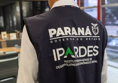Pesquisadores usam coletes e crach&aacute;s com QR Code, assegurando a seguran&ccedil;a do processo