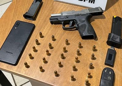 Agentes efetuaram uma pris&atilde;o em flagrante e apreenderam, tamb&eacute;m, 25 muni&ccedil;&otilde;es