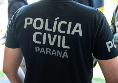 Equipes policiais se deslocaram at&eacute; uma resid&ecirc;ncia localizada no bairro Parque Bonfim, onde localizaram o alvo da a&ccedil;&atilde;o, identificado pelas iniciais D. R. O