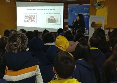Foram ministradas tr&ecirc;s palestras para 260 estudantes, com foco na preven&ccedil;&atilde;o de crimes cibern&eacute;ticos contra crian&ccedil;as e adolescentes