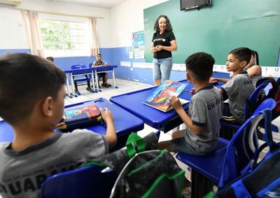 Orienta&ccedil;&atilde;o da Secretaria de Educa&ccedil;&atilde;o vale para professores e acad&ecirc;micos de Pedagogia, Educa&ccedil;&atilde;o F&iacute;sica e Ingl&ecirc;s; resultado ter&aacute; validade de tr&ecirc;s anos