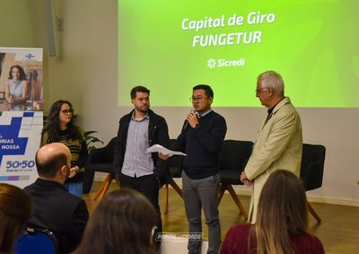 Linhas apresentadas pelo Sicredi durante o evento oferecem financiamentos de longo prazo com juros reduzidos para empreendedores