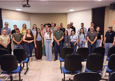 O encontro reuniu produtores rurais, profissionais do setor e representantes de institui&ccedil;&otilde;es com o objetivo de fortalecer a cadeia agropecu&aacute;ria regional