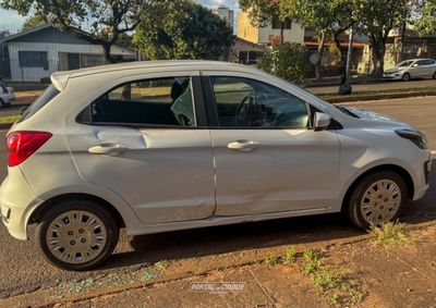 O acidente ocorreu no cruzamento da avenida Londrina com a rua &Acirc;ngelo Moreira da Fonseca, nas proximidades do Col&eacute;gio Dom Pedro