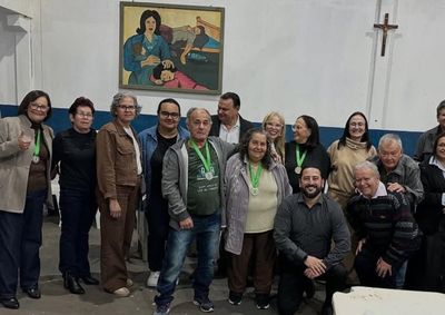 Evento reuniu palestra m&eacute;dica e homenagens para reconhecer trajet&oacute;rias de supera&ccedil;&atilde;o e o suporte contra a codepend&ecirc;ncia