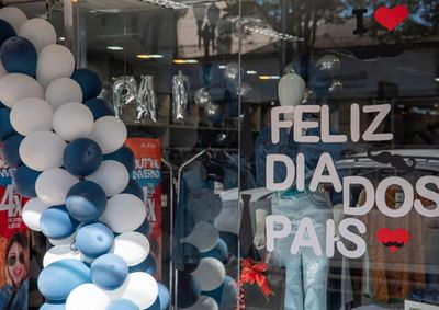E fica a dica: garantir o presente com anteced&ecirc;ncia &eacute; sempre a melhor op&ccedil;&atilde;o. Assim, voc&ecirc; evita filas, lojas cheias e aquela correria de &uacute;ltima hora