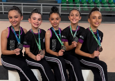 Representando o munic&iacute;pio de Umuarama, cinco atletas das categorias pr&eacute;-infantil e infantil v&ecirc;m conquistando excelentes resultados na competi&ccedil;&atilde;o