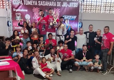 Torneio no Am&aacute;rio Vieira da Costa distribui premia&ccedil;&otilde;es para equipes e homenageia mestre que transformou vidas por meio do projeto Anjos do Tatame