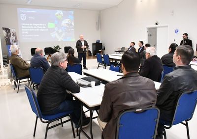 Oficina presencial promovida pela Secretaria de Estado do Planejamento reuniu m&uacute;ltiplos setores para apontar gargalos e potencialidades locais