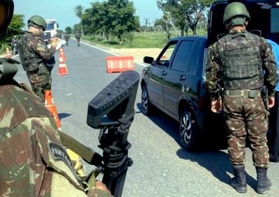 Mercadorias provenientes do Paraguai sem notas foram encaminhadas para a sede da Receita Federal, em Gua&iacute;ra