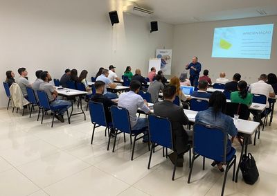 Treinamento sobre vendas abre ciclo de encontros que abordar&aacute; intelig&ecirc;ncia artificial, cr&eacute;dito para empresas e compras governamentais