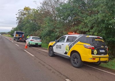Duas pessoas ficaram feridas e foram encaminhadas para atendimento hospitalar pela equipe da concession&aacute;ria EPR