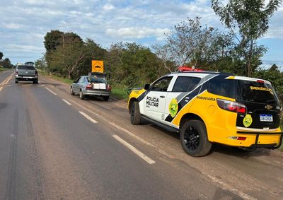 Os ocupantes do ve&iacute;culo foram qualificados e o autom&oacute;vel, juntamente com a carga apreendida, foi encaminhado para a Receita Federal de Gua&iacute;ra