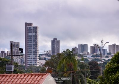 Simepar indica instabilidade ao longo do dia, mas sol reaparece com term&ocirc;metros perto dos 28 &deg;C at&eacute; o fim de semana