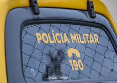 Agentes cumpriram dois mandados contra a mesma pessoa na noite desta segunda-feira