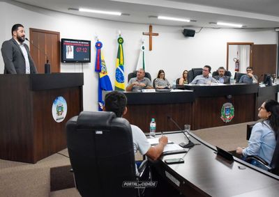 Vereadora Ros&acirc;ngela Lavagnoli prop&ocirc;s a mo&ccedil;&atilde;o em reconhecimento ao podcast PodARA, projeto da associa&ccedil;&atilde;o com a Funda&ccedil;&atilde;o C&acirc;ndido Garcia