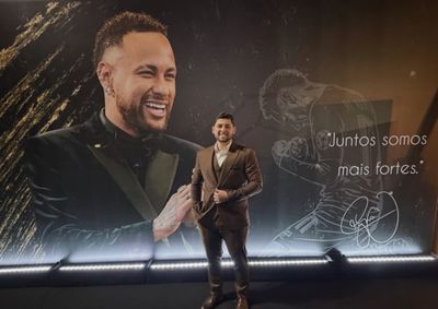 Igor Gobbo, fundador da Gobbo Digital, acompanhou arremate de itens de Pel&eacute; e Neymar em evento que reverteu renda a projetos sociais
