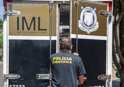 No local, os policiais encontraram a v&iacute;tima j&aacute; sem vida, com ind&iacute;cios de viol&ecirc;ncia provocada por instrumento perfurocortante
