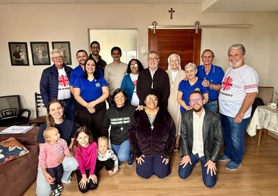 Fam&iacute;lia em vulnerabilidade social recebe casa constru&iacute;da com apoio de doa&ccedil;&otilde;es e mobiliza&ccedil;&atilde;o comunit&aacute;ria