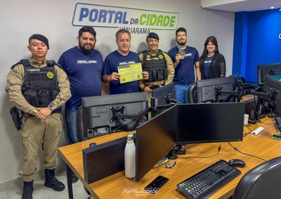 Tenente-coronel Carlos Peres entregou certificado de agradecimento pela cobertura e divulga&ccedil;&atilde;o da prova que reuniu mais de 800 competidores
