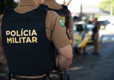 Durante a fiscaliza&ccedil;&atilde;o e a consulta aos sistemas, os policiais constataram que uma Honda CG 125, de cor branca, possu&iacute;a alerta de furto registrado em 2017