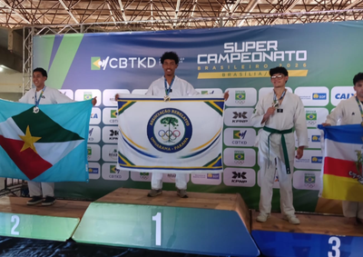 Eudomar Beliz&aacute;rio Martinez, da Associa&ccedil;&atilde;o Rebelatto, vence categoria at&eacute; 80kg e soma segundo t&iacute;tulo em 20 dias