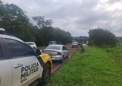 Conforme levantamento realizado pelas equipes, uma Chevrolet Zafira seguia no sentido Cruzeiro do Oeste&ndash;Umuarama quando invadiu a pista contr&aacute;ria