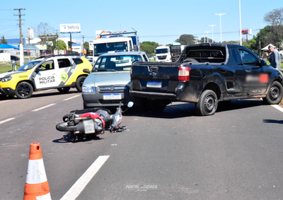 Colis&atilde;o entre Fiat Uno e Chevrolet Montana atinge Honda Biz em frente &agrave; Havan; tr&acirc;nsito ficou travado por mais de uma hora