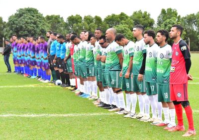  No domingo (27), a equipe perdeu por 3 a 1 para o Cruzeiro do Oeste, fora de casa, na partida de ida das semifinais
