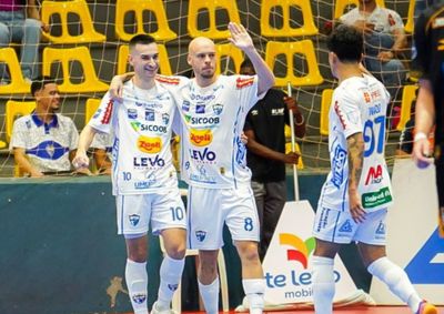 Confronto de ida no gin&aacute;sio Joaquim Prestes estava marcado para o fim de semana, mas foi remarcado devido aos temporais em Guarapuava