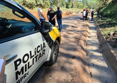 O acidente resultou na morte do motorista, um homem de 26 anos, e do passageiro, um adolescente de 14 anos. As duas v&iacute;timas morreram ainda no local