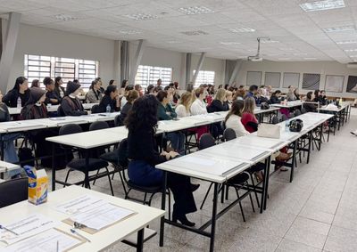 Organizada pelo CMAS, forma&ccedil;&atilde;o ocorreu no campus III da Unipar, nas sextas-feiras, dias 11 e 18 de setembro, reunindo profissionais da rede