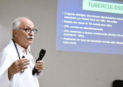 Treinamento conduzido pelo Ambulat&oacute;rio de Infectologia busca preparar profissionais para identificar sintomas precocemente