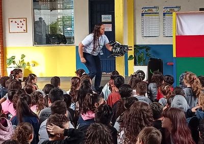 Programa da prefeitura usa teatro e m&uacute;sica para levar preven&ccedil;&atilde;o &agrave;s escolas do munic&iacute;pio
