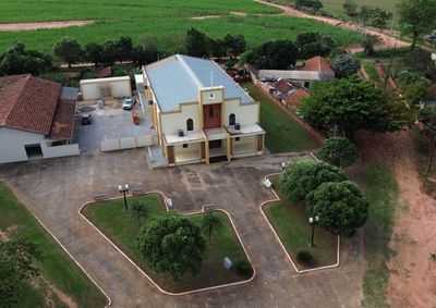 Programa&ccedil;&atilde;o ter&aacute; Santa Missa, barracas com comidas e bebidas, show do grupo Cora&ccedil;&atilde;o Apaixonado, almo&ccedil;o e tradicional leil&atilde;o no domingo