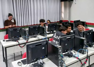 Cinco equipes, totalizando 15 estudantes, representaram muito bem o campus, obtendo rendimento superior a 80% na competi&ccedil;&atilde;o