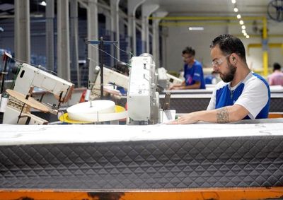 O com&eacute;rcio, com 3.619 admiss&otilde;es e 3.741 desligamentos, apresenta o cen&aacute;rio mais inst&aacute;vel entre os setores da economia