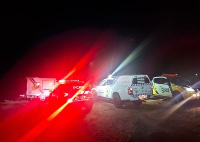 Acidente aconteceu na noite de domingo (20), ap&oacute;s o ve&iacute;culo sair da pista em uma curva fechada; v&iacute;tima morreu ainda no local