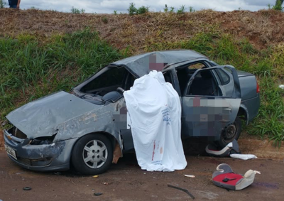 O condutor, identificado como Agenor Pereira, de 61 anos, morreu no local. O corpo foi encaminhado ao Instituto M&eacute;dico-Legal (IML) de Umuarama